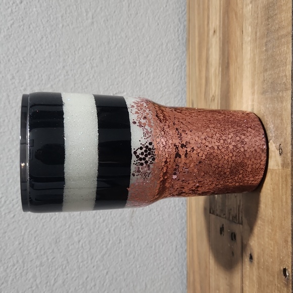 NEW! Hogg 24 oz Curvy Tumbler - Picture 3 of 4